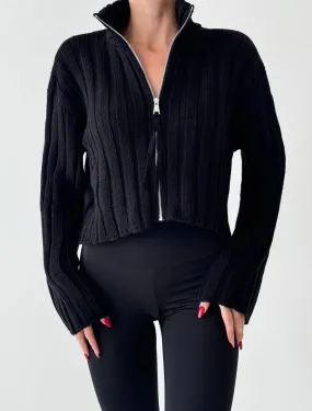 Heidi-Mode | Schwarze Strickjacke mit Reißverschluss