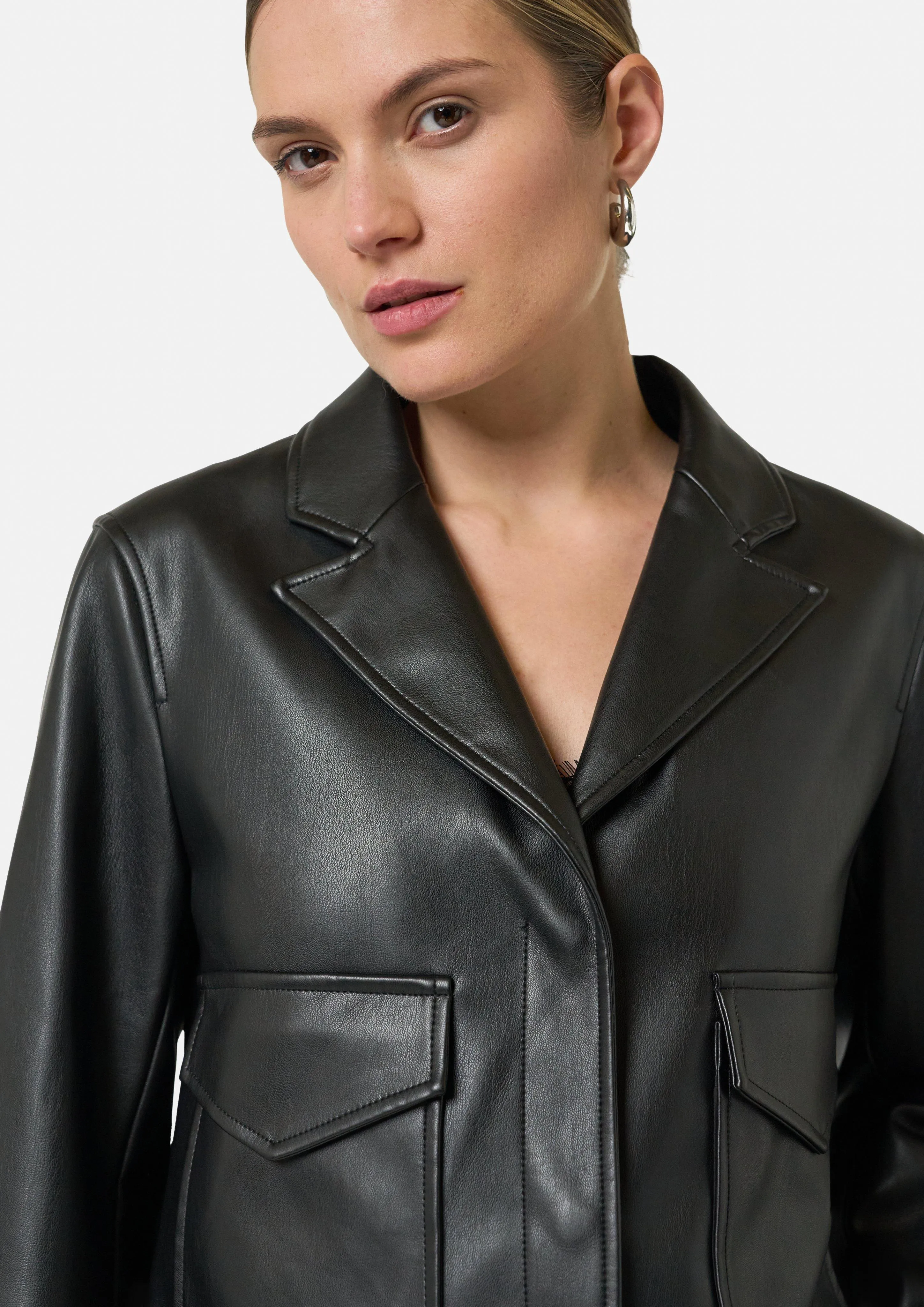 Kurze Jacke in Lederoptik