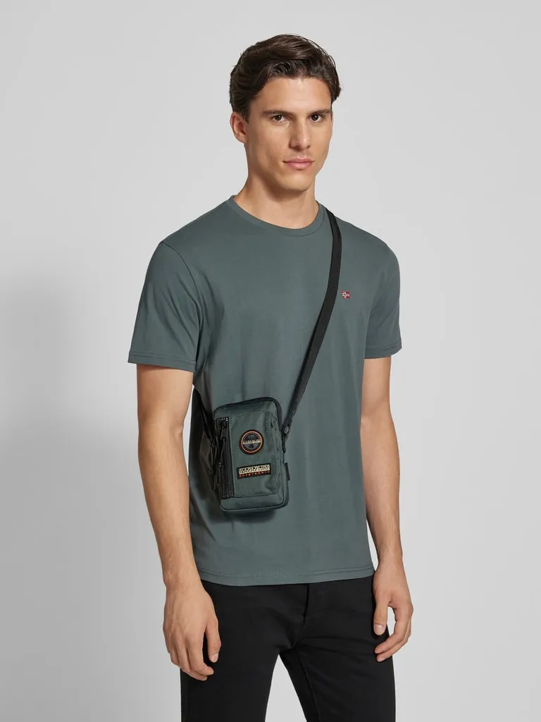 Napapijri Umhängetasche mit Label-Badges Modell 'VOYAGE' (khaki) online kaufen
